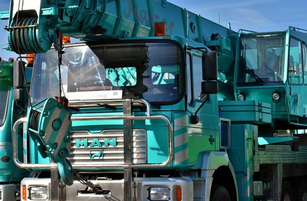 Dépanneurs poids lourds : votre solution rapide et efficace